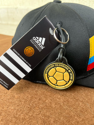 2 GORRAS 100 AÑOS + LLAVERO