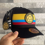 2 GORRAS 100 AÑOS + LLAVERO